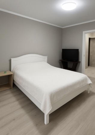 Двох кімнатна квартира. Оплата за один місяць - фото 1