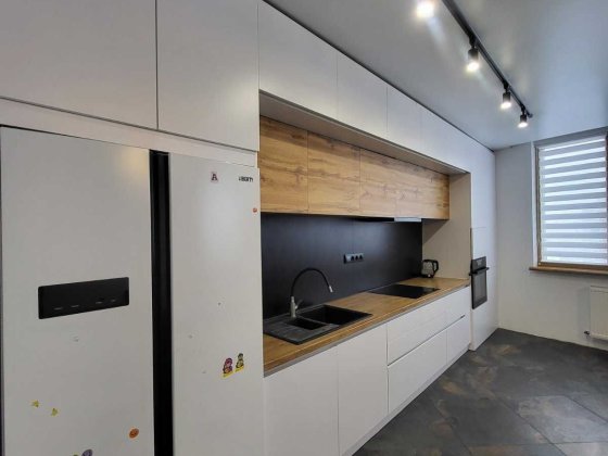 Оренда сучасної 2-кімнатної квартири з кухнею-студією. Ивано-Франковск