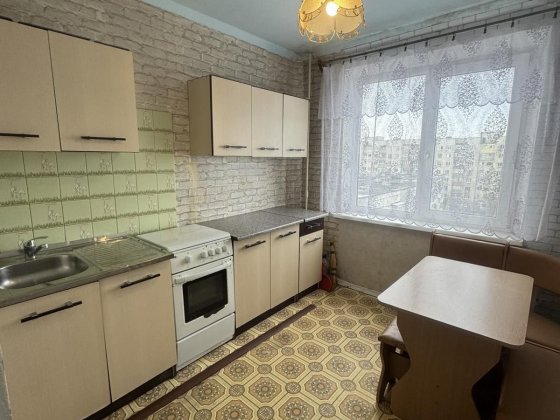 Здаэться 1 кiм. Район 25 школи, Гвардiйська. Кременчуг