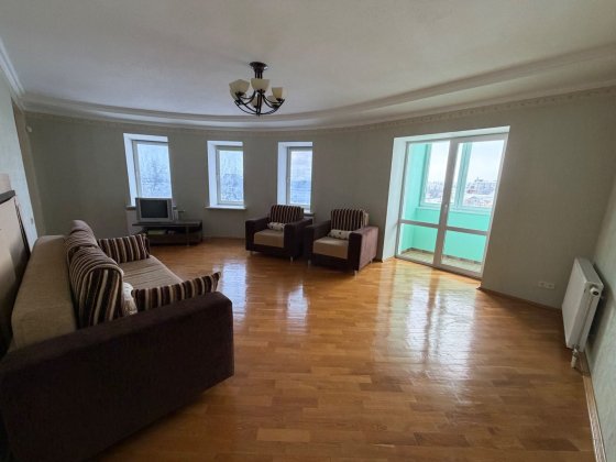 Здаю 2-поверхову квартиру 150 кв. м самий центр Білої Церкви Біла Церква