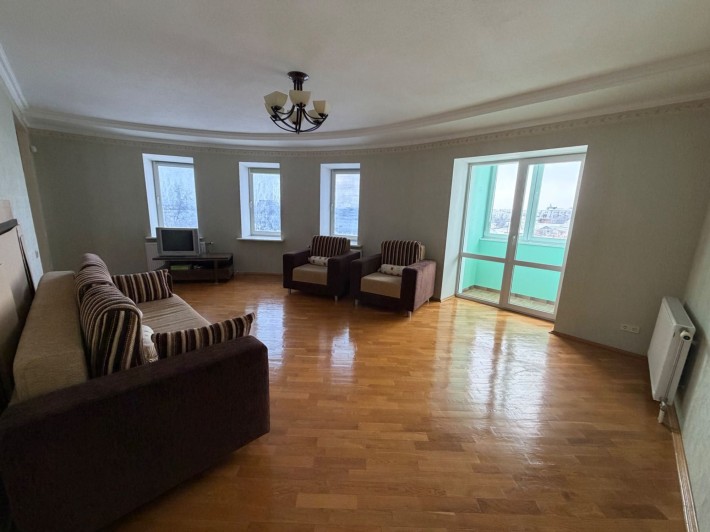 Здаю 2-поверхову квартиру 150 кв. м самий центр Білої Церкви - фото 1