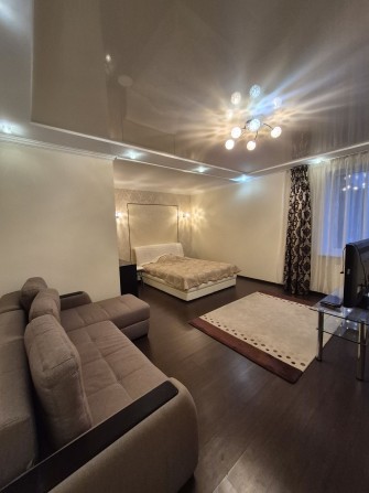 1к вул.Піаденний бульвар, р-н озера - фото 1