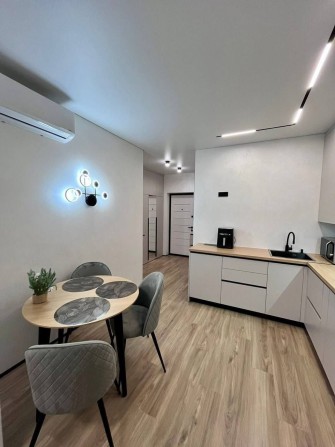 Вільна квартира  в центрі, світло 24/7, перше поселення - фото 1