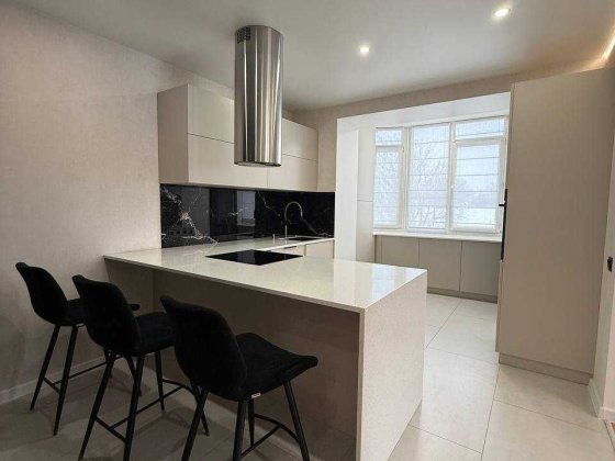 Оренда дворівневої квартири біля парку з резервним живленням Ивано-Франковск