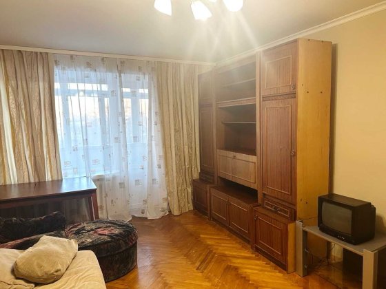 Здається 3-х кімнатна по пр.Молоді Луцк