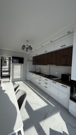 Оренда 1 кімнатної в центрі вул. Мельника 10 - фото 1