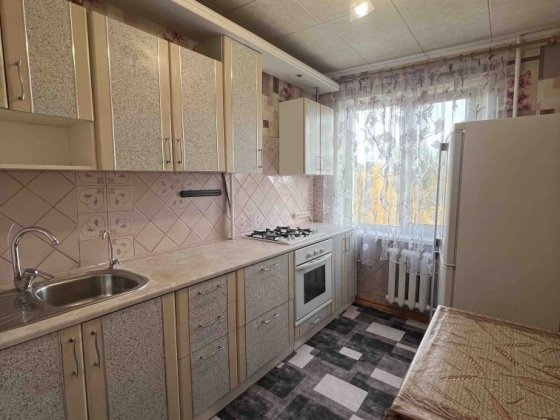 Оренда 3х кімн. квартири з меблями на Дзержинкі. Кривой Рог