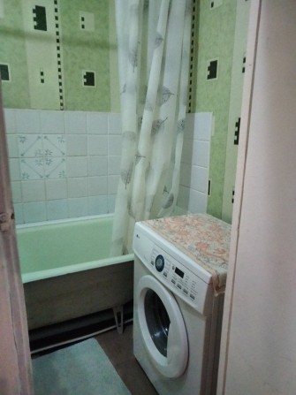 2 кімн Центр Міськ район , пл.Визволення ,  4/9 поверх, з меблями і те - фото 1