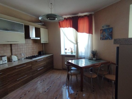 Оренда квартири 3 кімнати вул. Кравчука Луцк