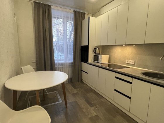 Аренда 1 ком кв, в р-не 96 квартала ( ул Героев Ато ) Кривой Рог