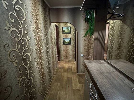 От хозяина 2-х кімнатна квартира біля площи визволення. Без меблів 800 Кривой Рог