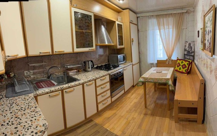 Поділ. 3 кімнати. Гарний ремонт. Власник. - фото 1