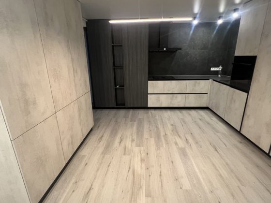 Оренда трьохкімнатної квартири з паркінгом в ЖК Яровиця Луцк