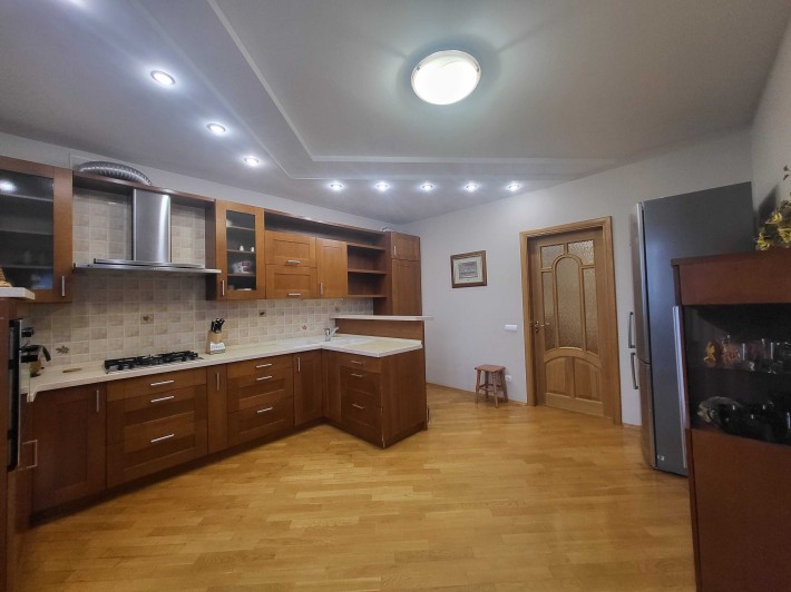 Оренда елітної 5-кімнатної квартири біля РЦ «Промінь»! - фото 1