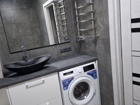 Полтава. Новострой  45 кв.м 1эт 10эт дома 14000 с балконом. Полтава