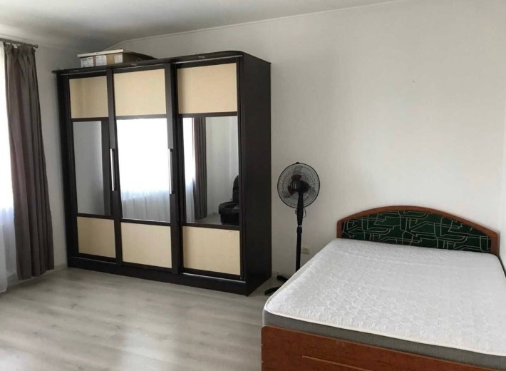 Простора 1к квартира, вул. Довга - фото 1