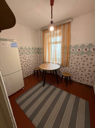 Оренда 2к квартири у локації з розвиненою інфраструктурою - фото 1