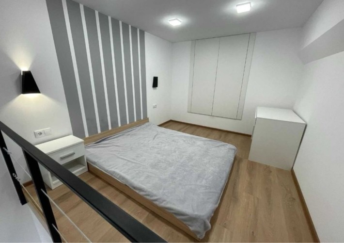 Решетилівська. ТРЦ Київ. Здається 2-х кімнатна квартира. Світло є - фото 1