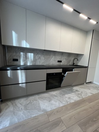 Р-н Велес,сучасна,гардероб.вільна,перша здача,тепло в квар.постійн. - фото 1