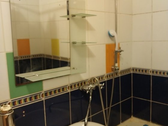 Сади-2.  Є Коновальця . 1-кім біля "Паровоза" Полтава