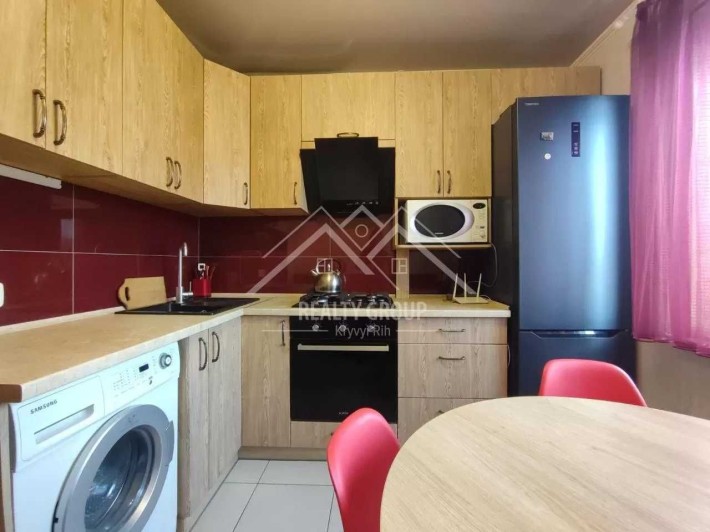 Оренда трьохкімнатної квартири в центрі міста на пл.Визволення. - фото 1