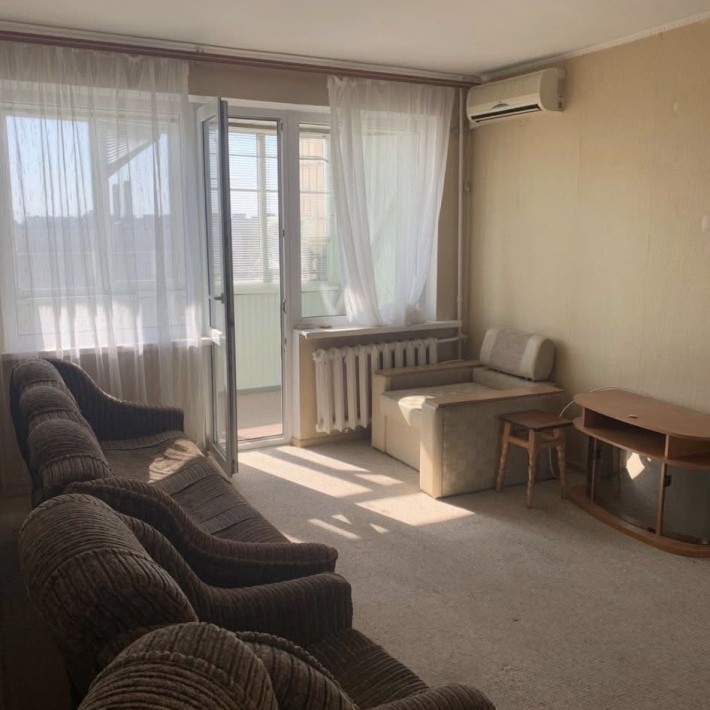 Велика 4-х кімнатна квартира біля трц Конкорд - фото 1