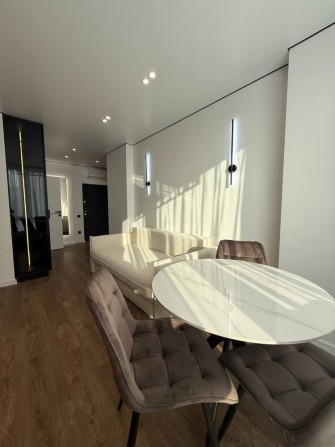 Оренда однокімнатної квартири з стильним ремонтом у жк MANHATTAN - фото 1