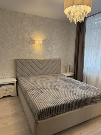 Центр новобудова 2 х кімнатна квартира - фото 1