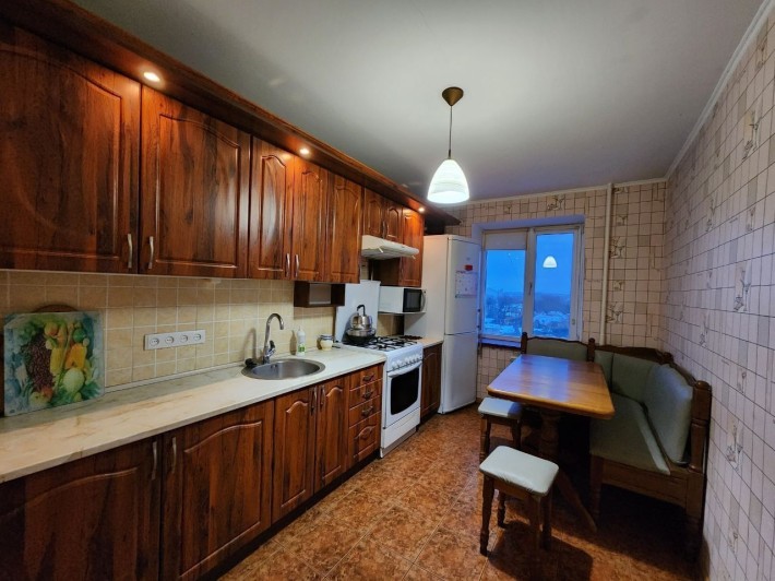 Оренда 3х.кв.. вул.Кл.Савури, є усі необхіднімеблі та техніка - фото 1