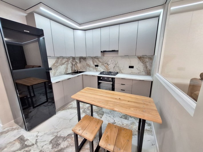 Стильна та комфортна 2/х кім + кухня/студіо - фото 1