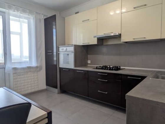 Квартира білі ТЦ Європорт Сумы