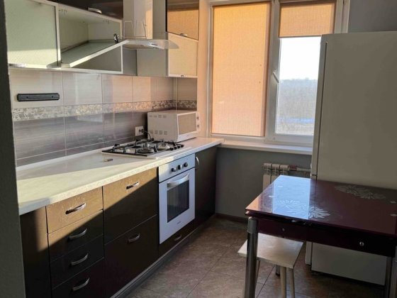 Здається 3 кімнатна квартира в центрі міста . Кривой Рог