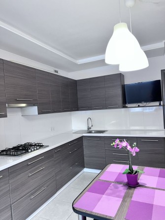 Оренда 1 кімнатноі квартири у новобудові на Дружбі - фото 1