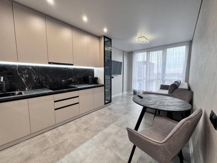 Оренда 1 км квартири поруч з ТЦ Veles Mall - фото 1