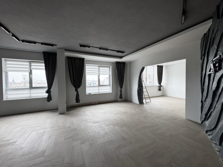 ‼️Оренда простороі 3-км кв, центр, вид на Ратушу. - фото 1