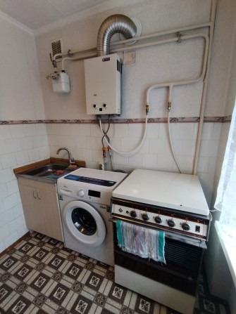 Оренда 2-кім. квартири по вул.Набережна (початок) - фото 1