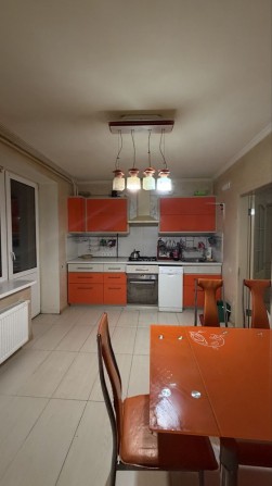 Здається в оренду 4-кімнатна дворівнева квартира - фото 1