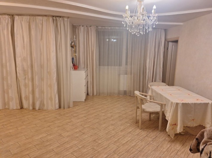 Здається 3-ох кімнатна квартира в центрі з паркінгом! - фото 1