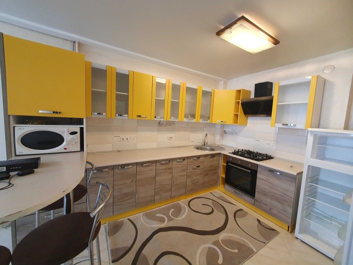 Оренда просторої квартири просп.Злуки - фото 1