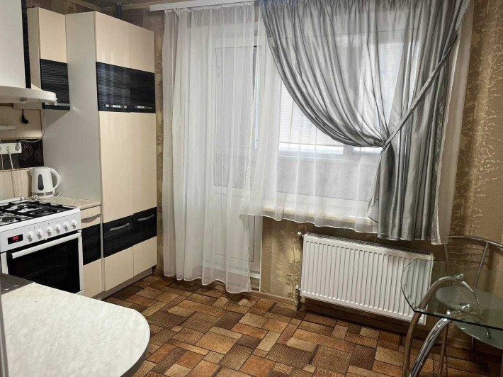 Оренда 3-кімнатна квартира + паркомісце - фото 1