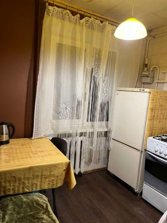 Центр біля зупинки - фото 1