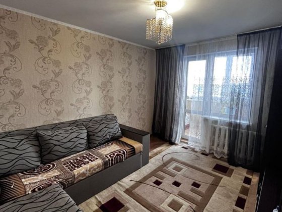 3 кім вул. Кобзарська Ровно