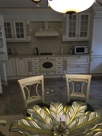 Соборності 40 д охорона , парковка гарний стан - фото 1