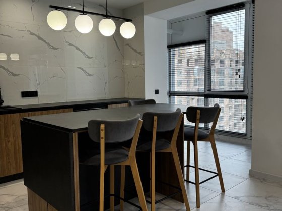 Оренда дизайнерської 3х кімнатної квартири в центрі Івано-Франківськ