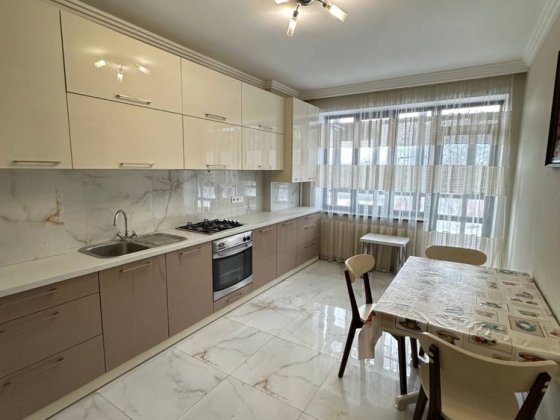 Оренда 1 кім на О.Теліги Ровно