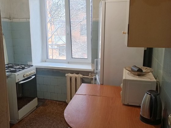 Центр. Оренда , березовий сквер 2х кв.,середній пов, гарний стан. Полтава