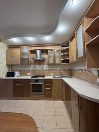 Двокімнатна квартира в центрі - фото 1