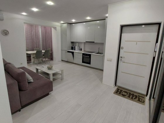 Здається 1.5км. В ЖК МАЄТОК БОЗДОШ. Ужгород