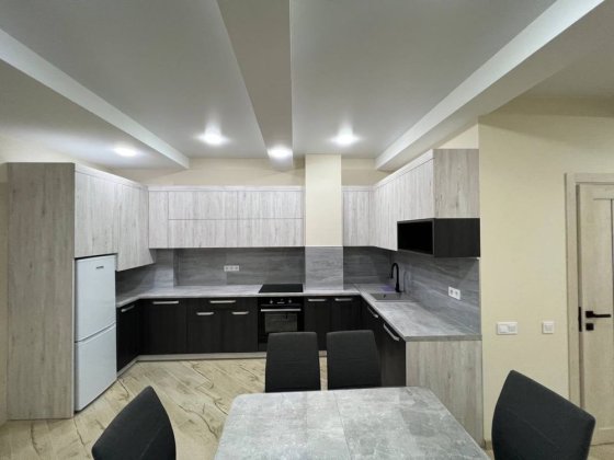 Здається в оренду 2-кімнатна квартира + кухня студія Черновцы