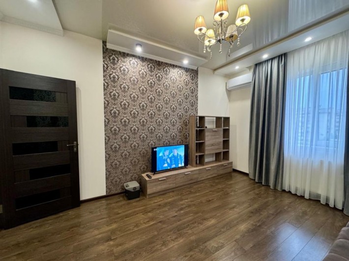 Оренда затишна 1-кімнатна квартира вул.Тлехаса Напроти Токіо - фото 1